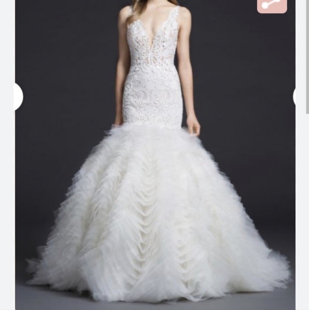Elegant White Lace Mermaid Gown